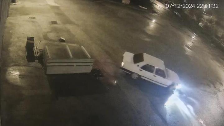 Antalya’da drift atan sürücü beton panellere çarptıktan sonra kaçtı! 32 bin TL para cezası uygulandı