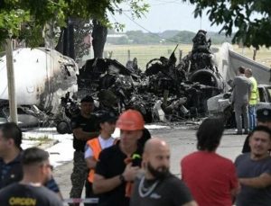 Pistten çıkan özel jet yerleşim yerine daldı: 2 ölü, 1 yaralı